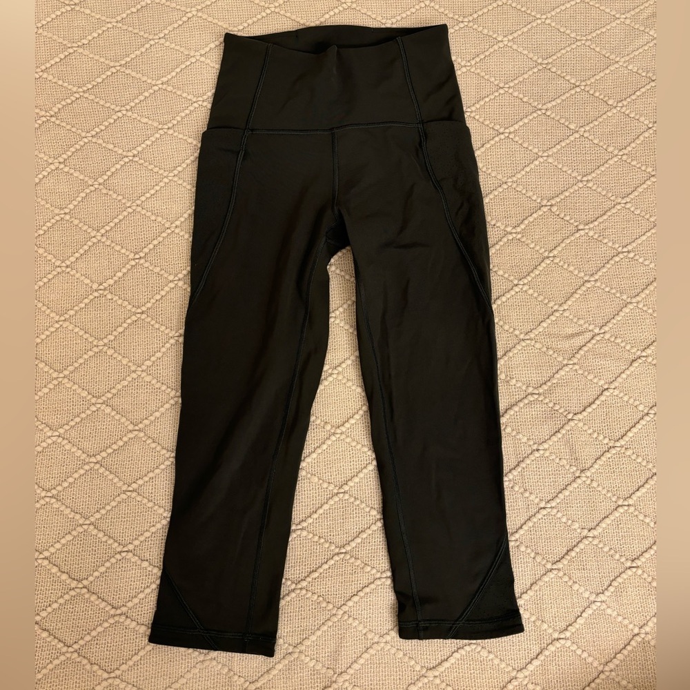 Lululemon Breezy Dot Crop 19”